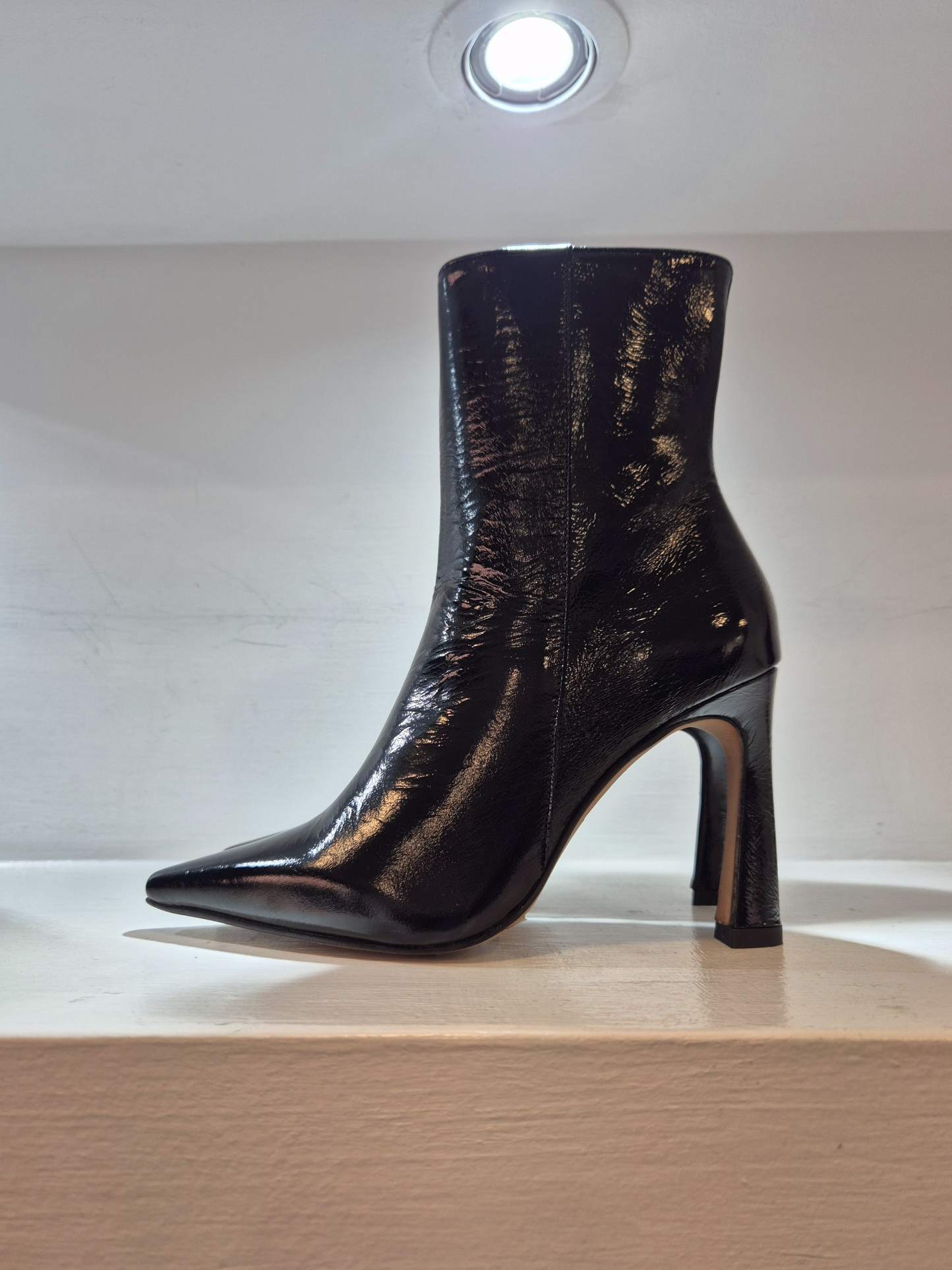 LAMIA - NERO VERNICE