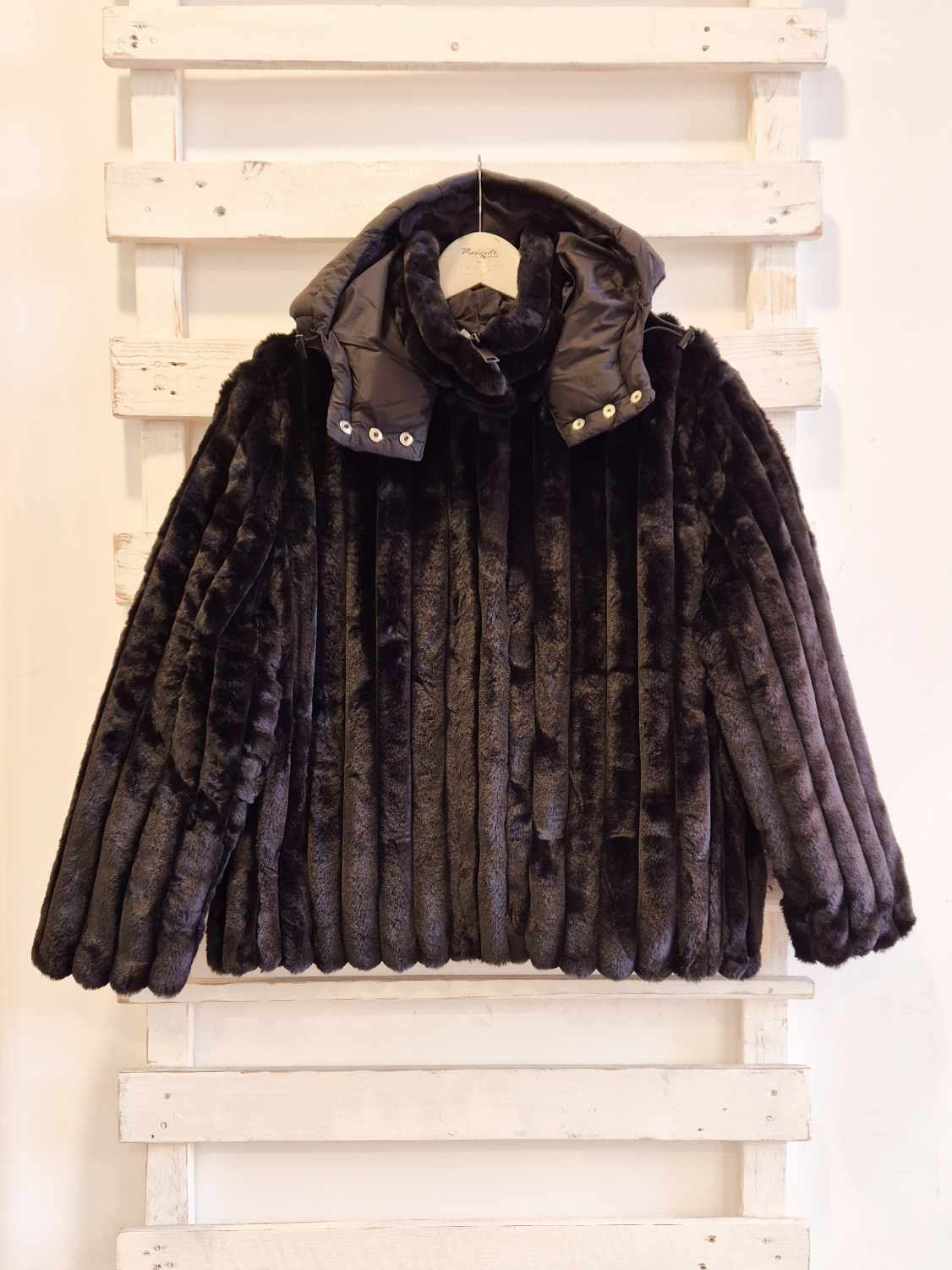 ECOPELLICCIA CON CAPPUCCIO - nero