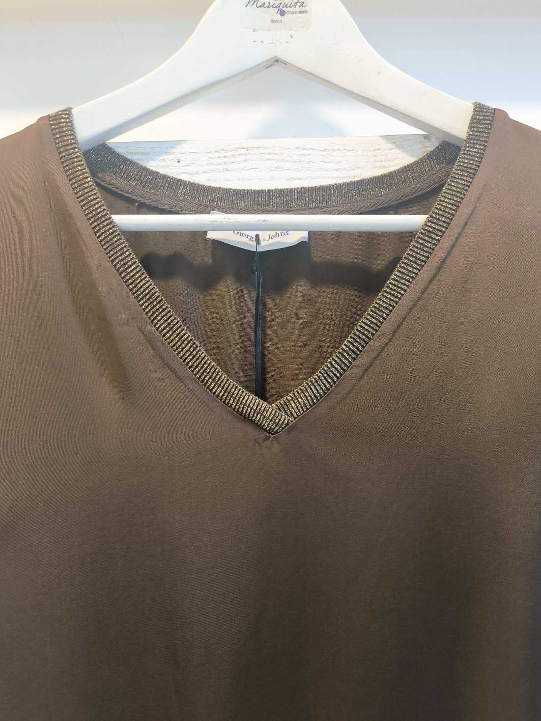 BLUSA SCOLLO A V - Mocha