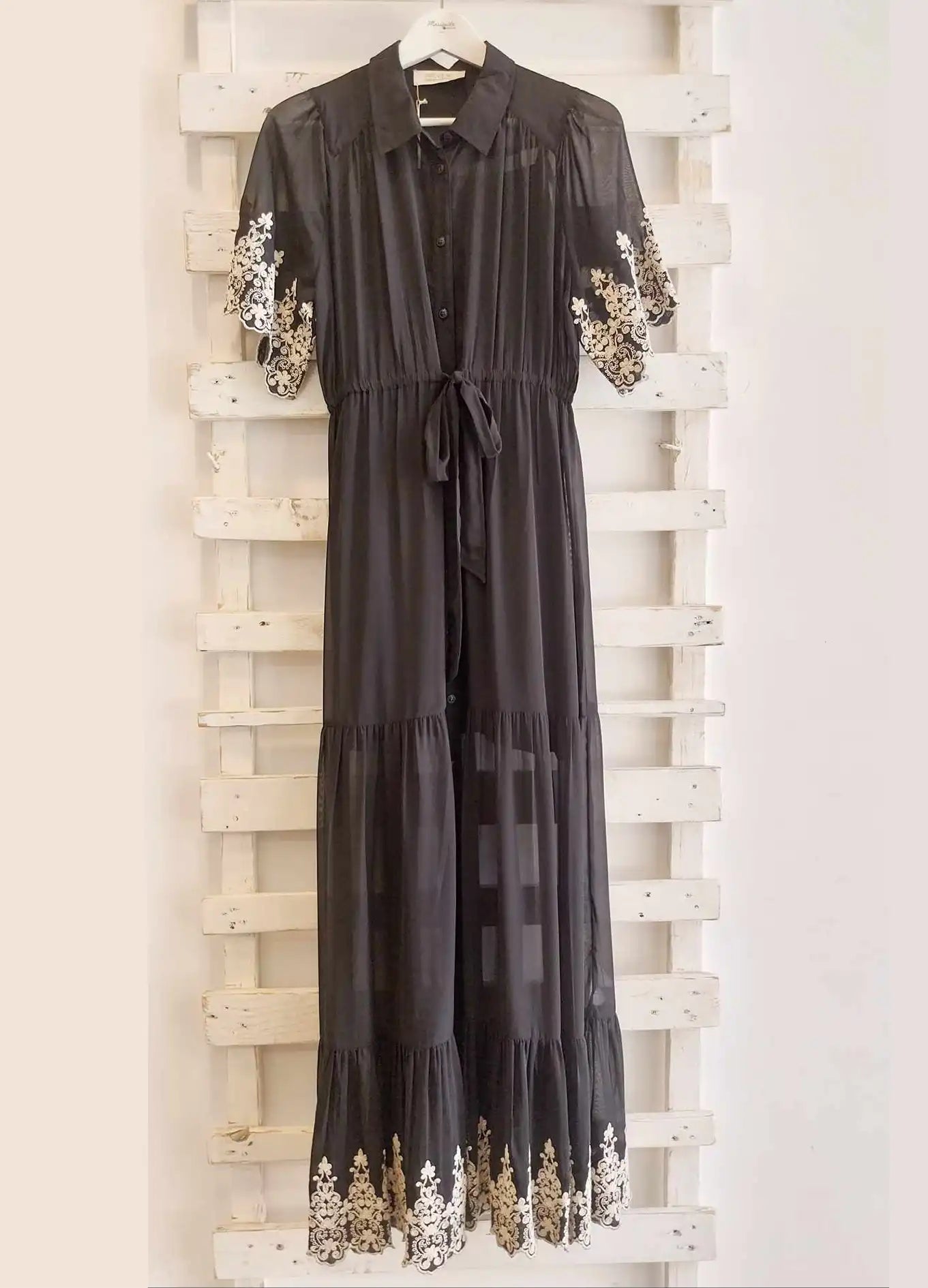 Abito lungo con ricami - nero