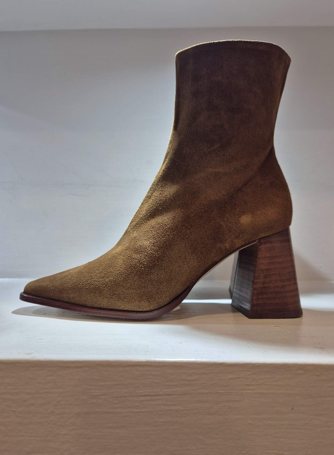 TRIMIA - MOKA MOUSSE SUEDE