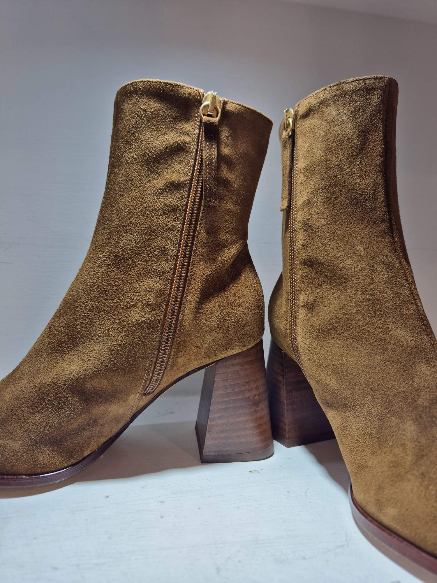 TRIMIA - MOKA MOUSSE SUEDE