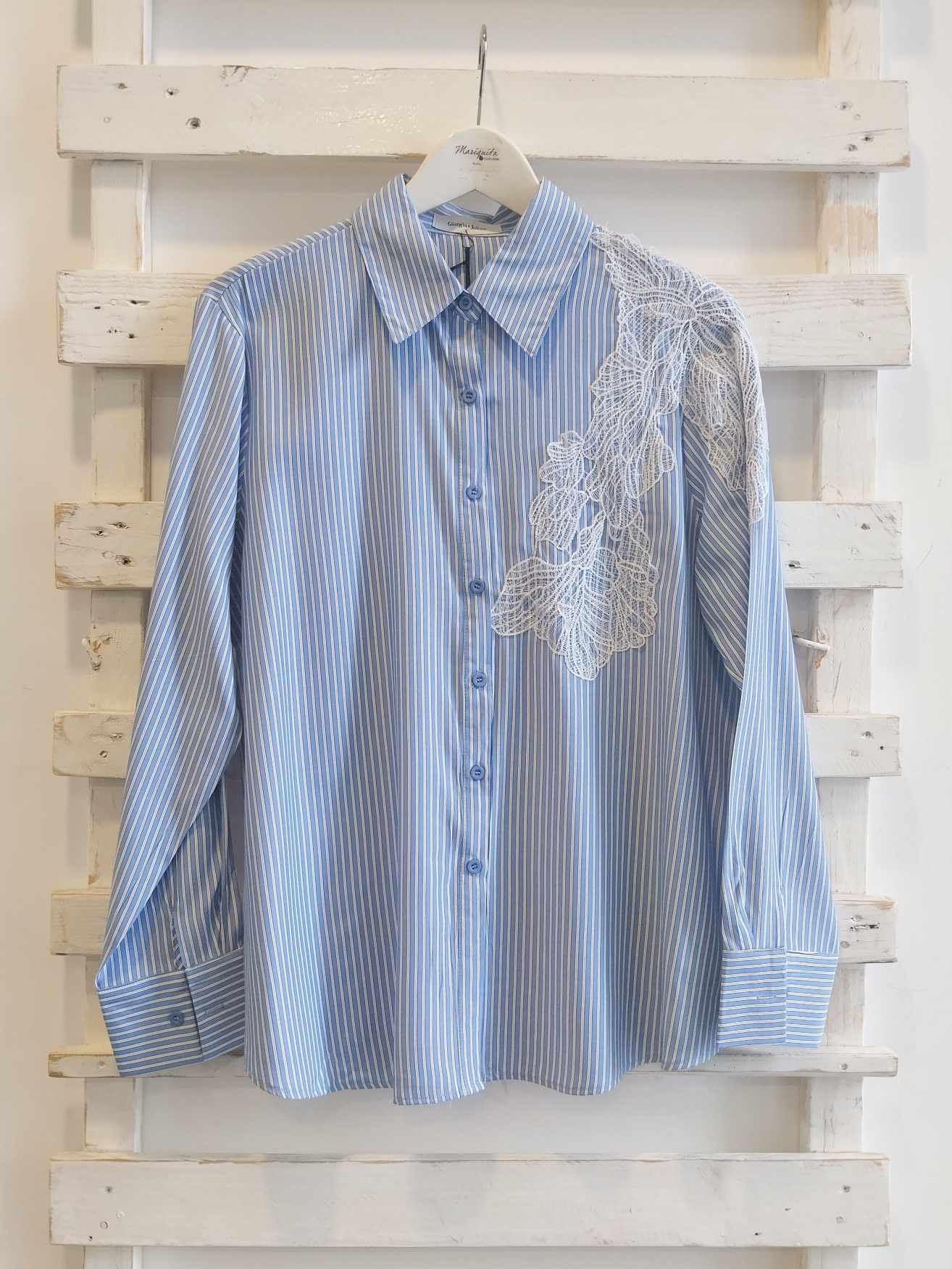 camicia con applicazione ricamo - Celeste