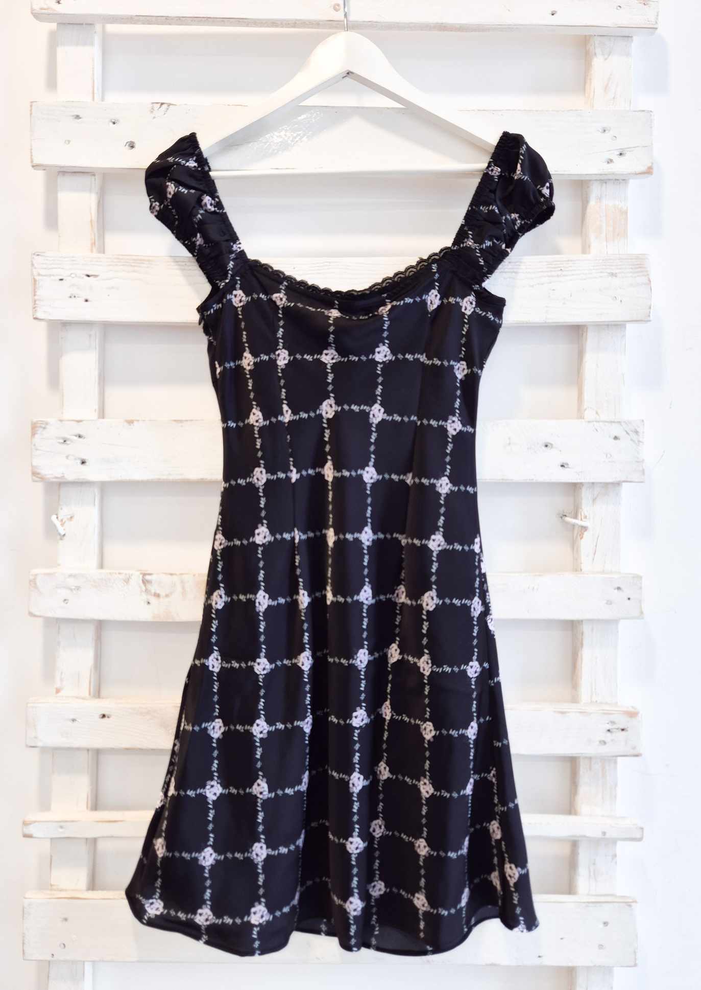 ABITO CORTO FIORI - BLACK