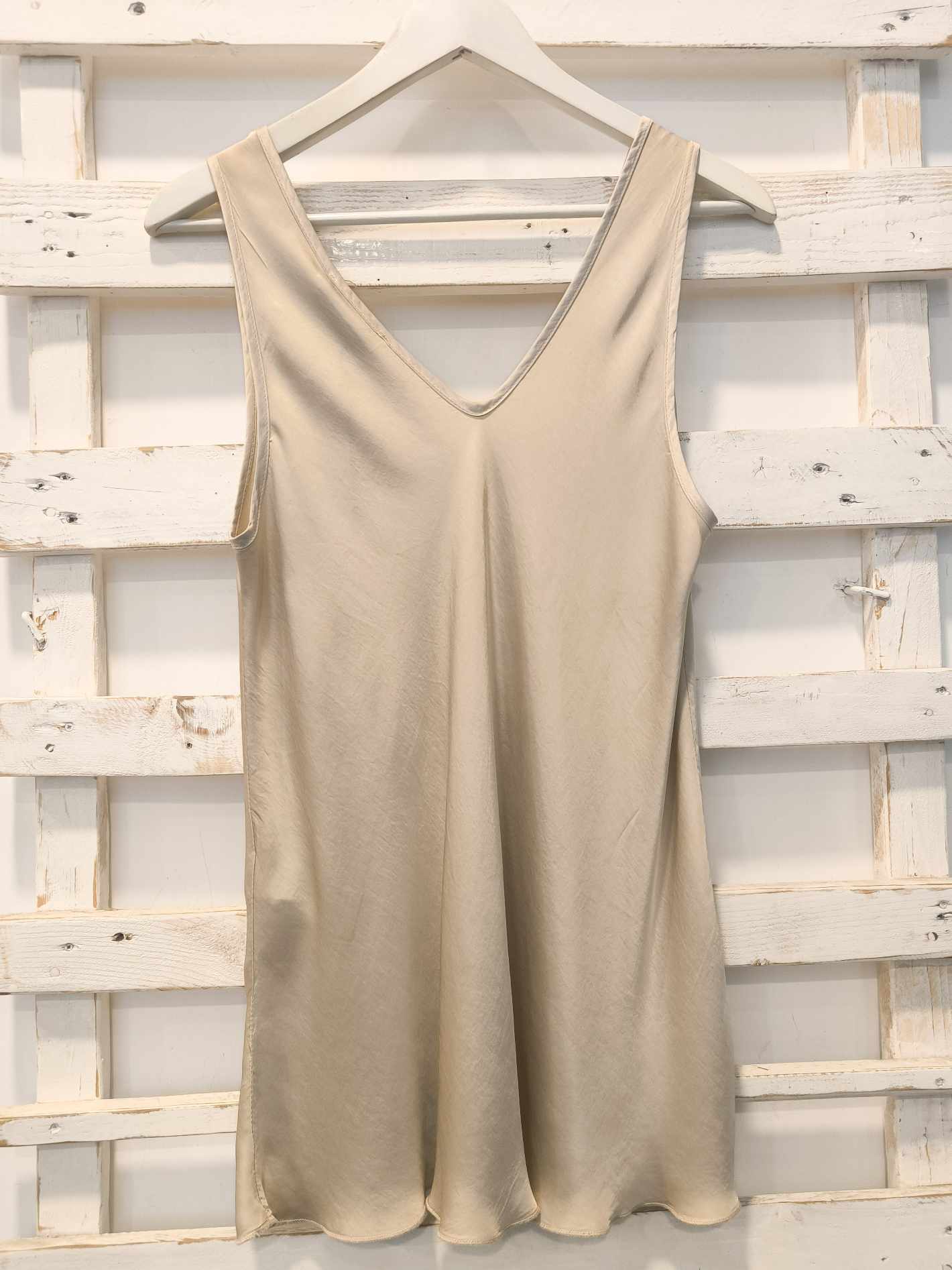 TOP RASO SCOLLO V - Mandorla