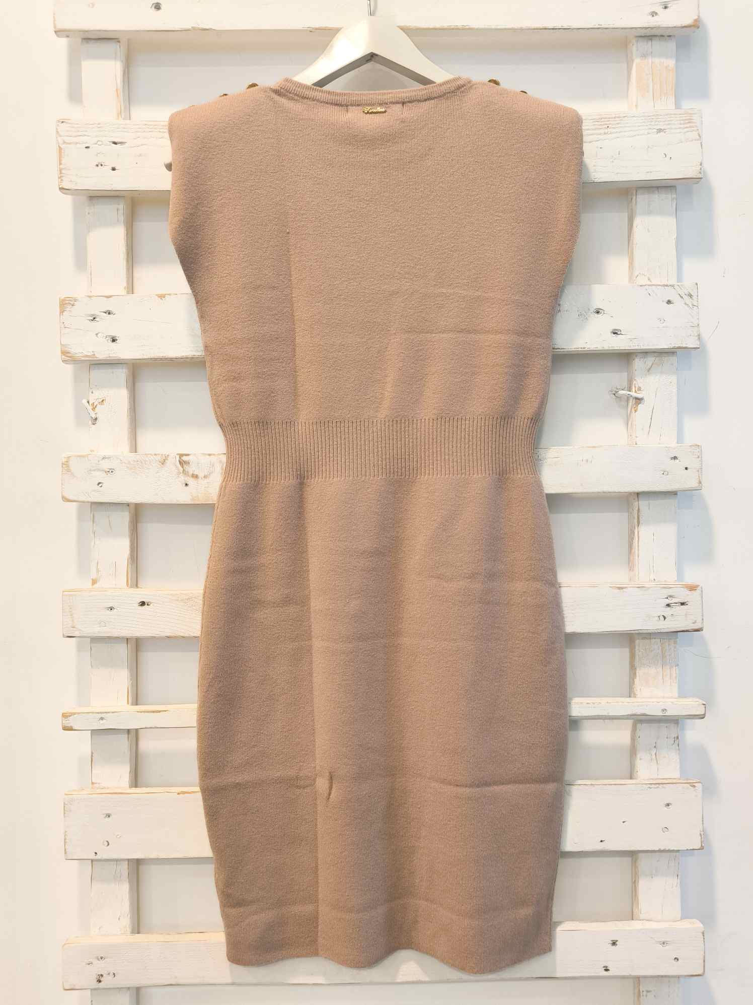 ABITO SMANICATO - sabbia