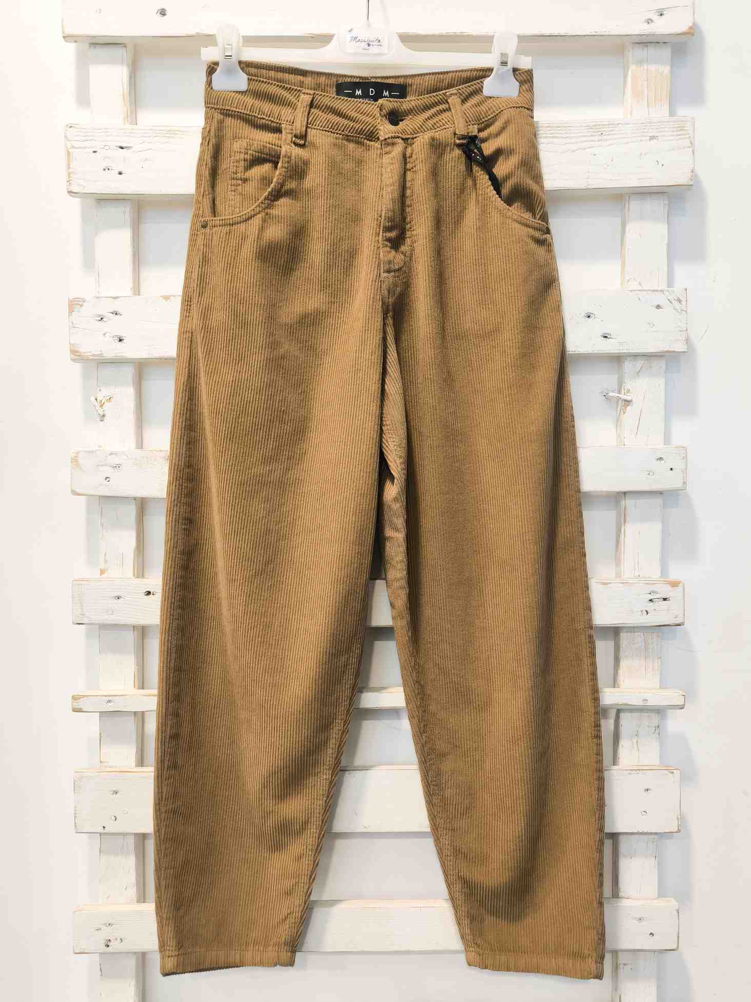 PANTALONE BOY FIT VELLUTO - Nocciola