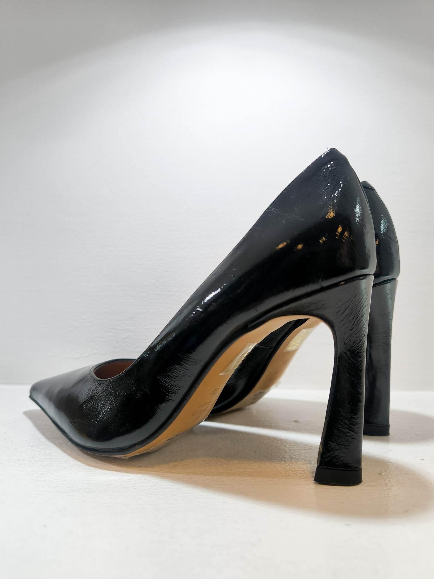 LARIAH - NERO VERNICE