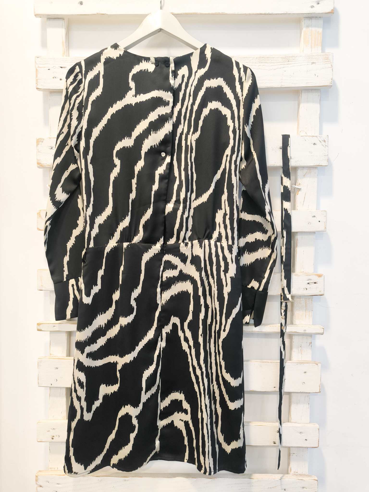 ABITO CON CINTURA - nero