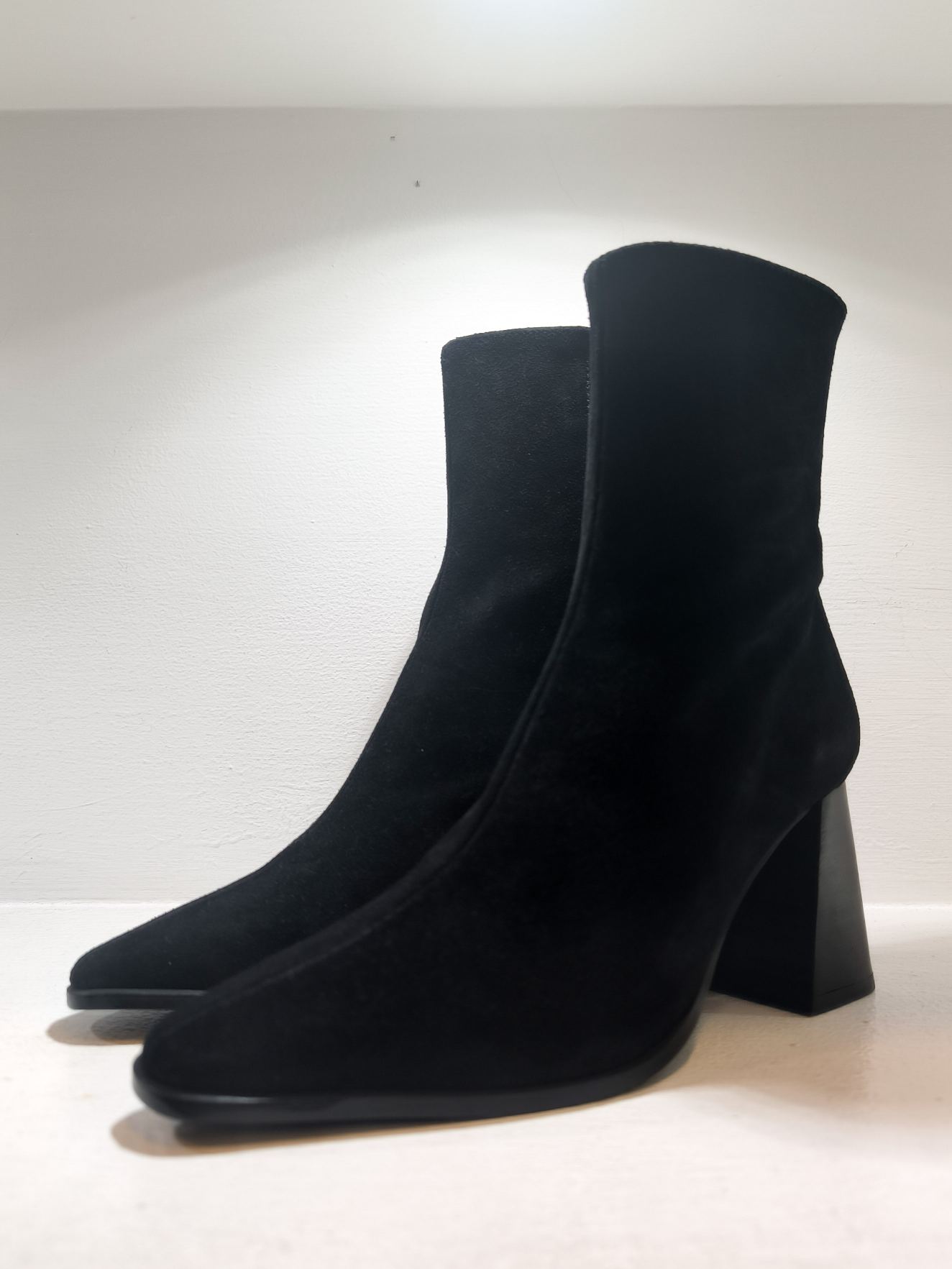 TRIMIA - NERO SUEDE