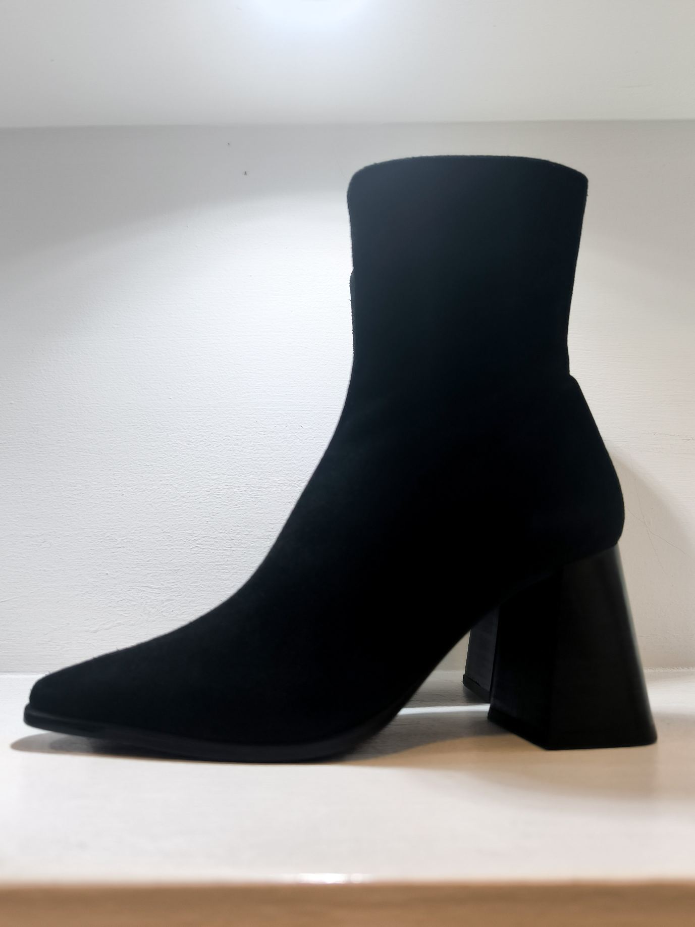 TRIMIA - NERO SUEDE