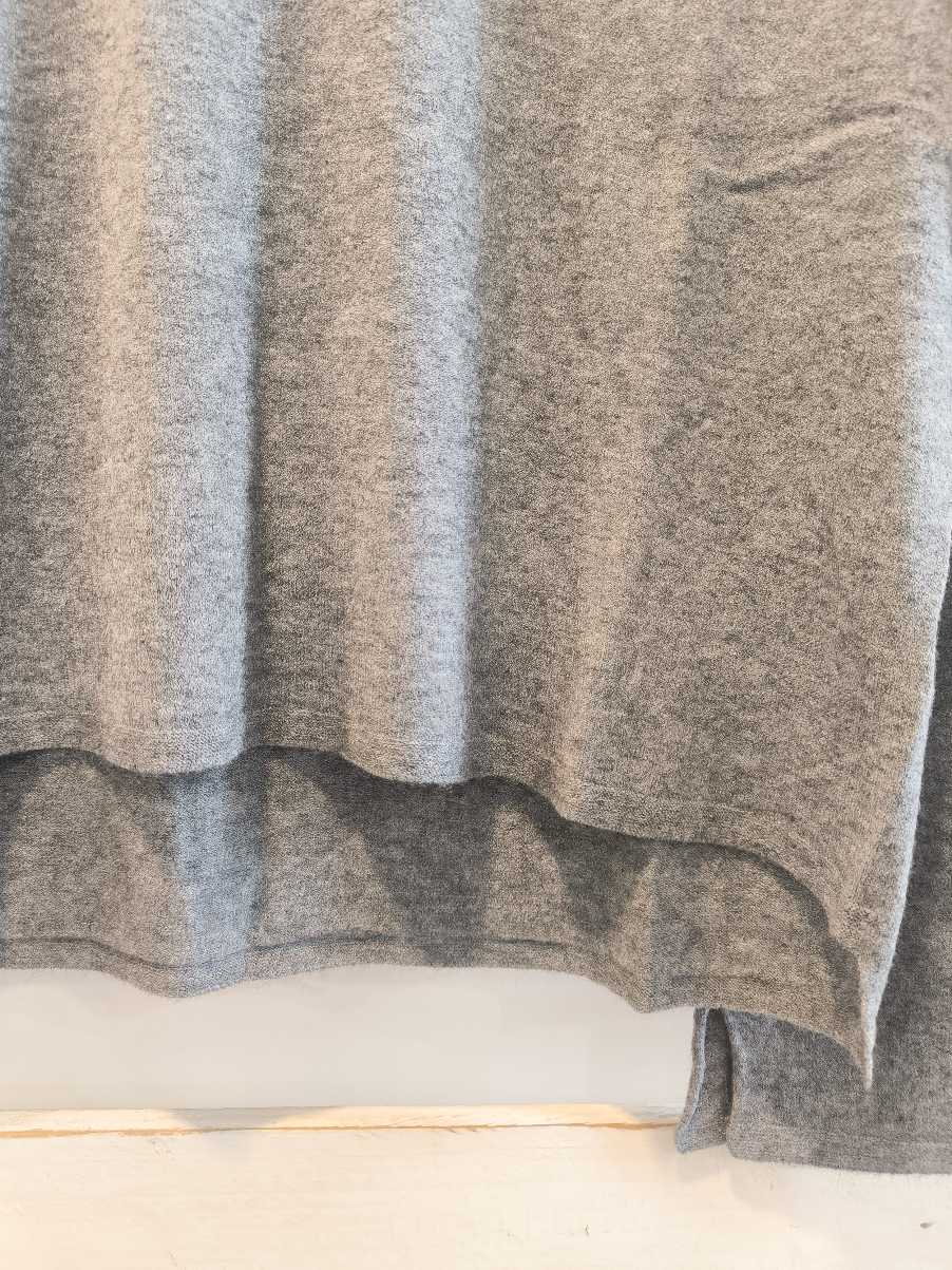 MAGLIA SCOLLO A V - Grigio