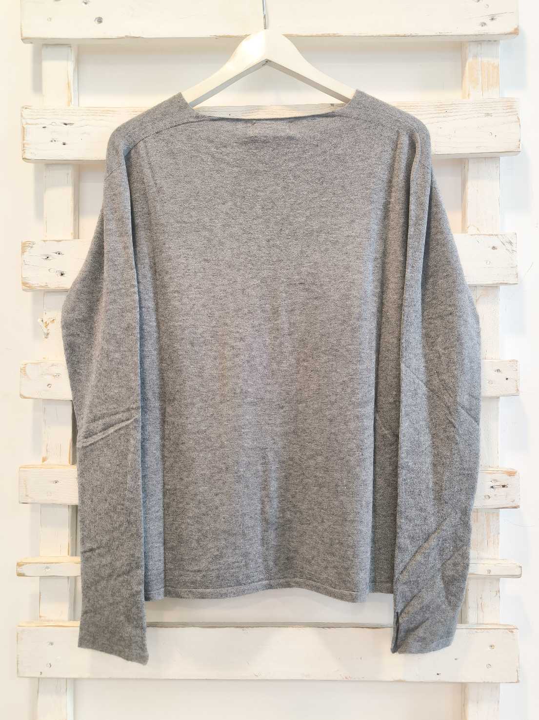 MAGLIA SCOLLO A V - Grigio
