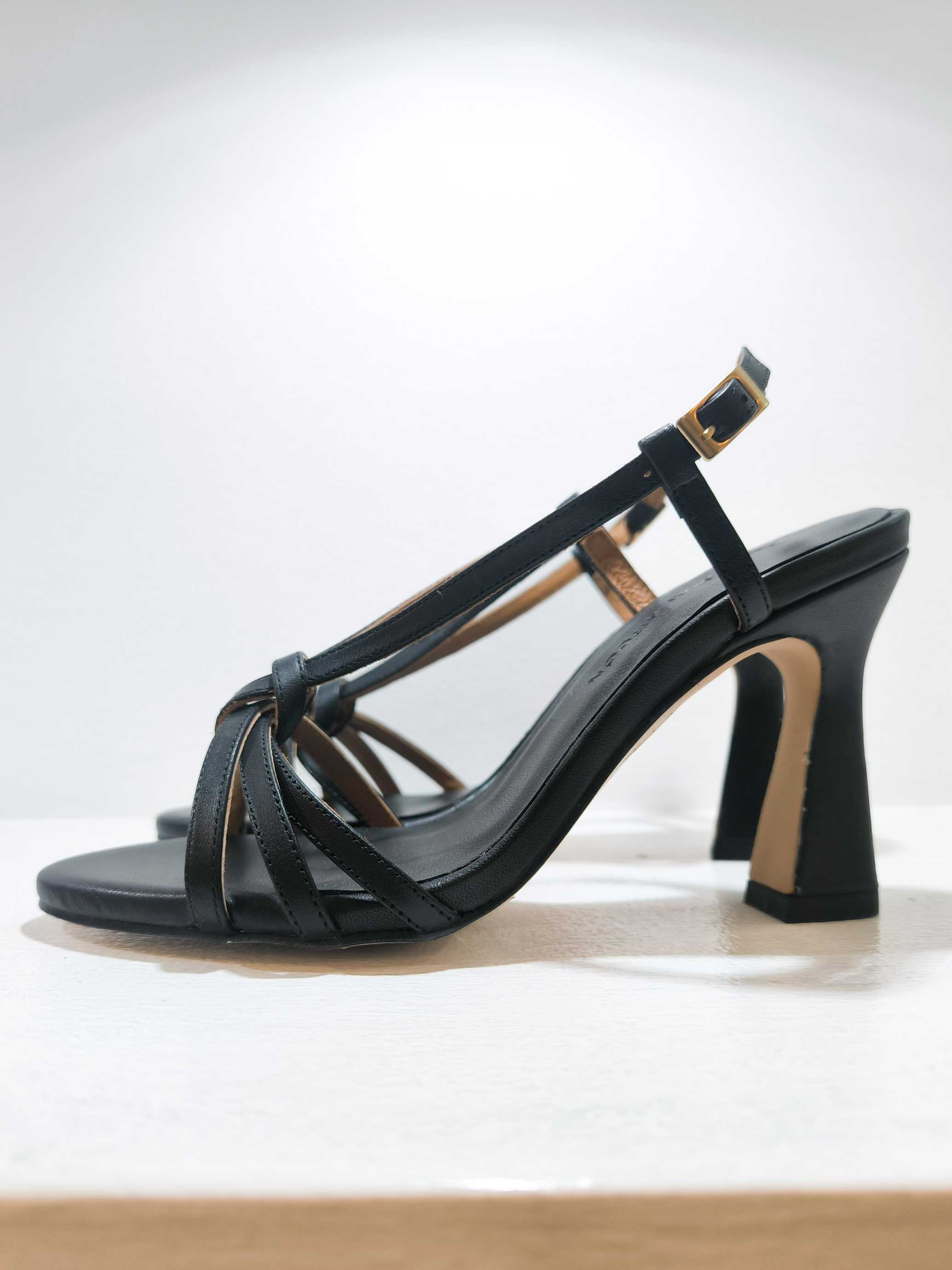 RINAT - nero